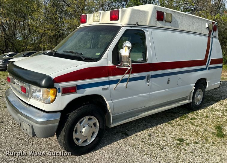 image for item EH6676 1997 Ford E350 ambulance