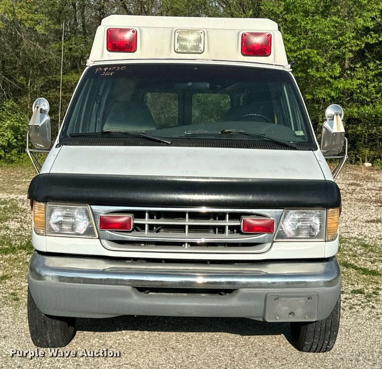 image for item EH6676 1997 Ford E350 ambulance