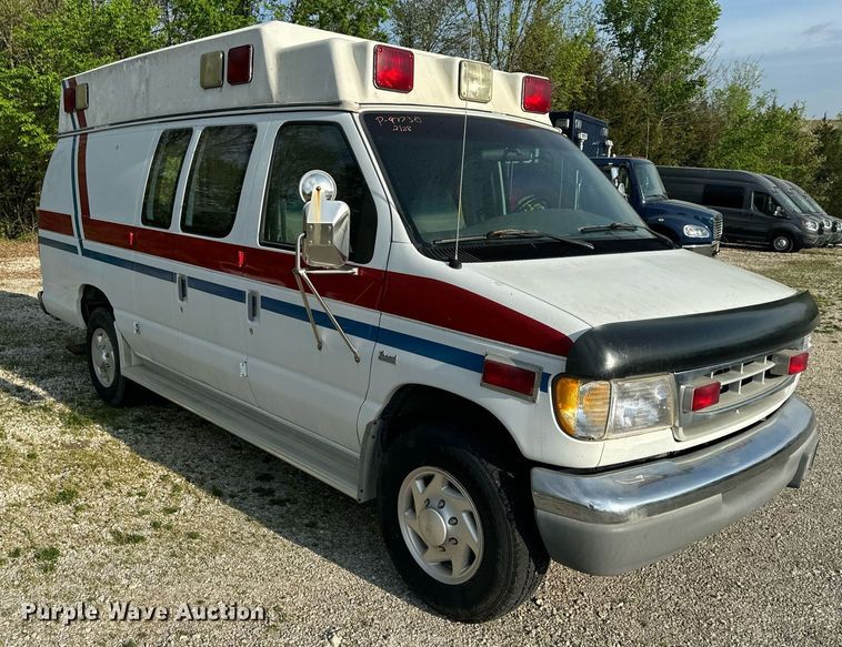 image for item EH6676 1997 Ford E350 ambulance