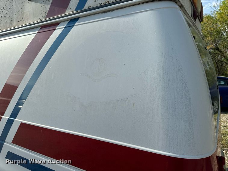 image for item EH6676 1997 Ford E350 ambulance