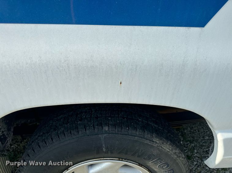 image for item EH6676 1997 Ford E350 ambulance