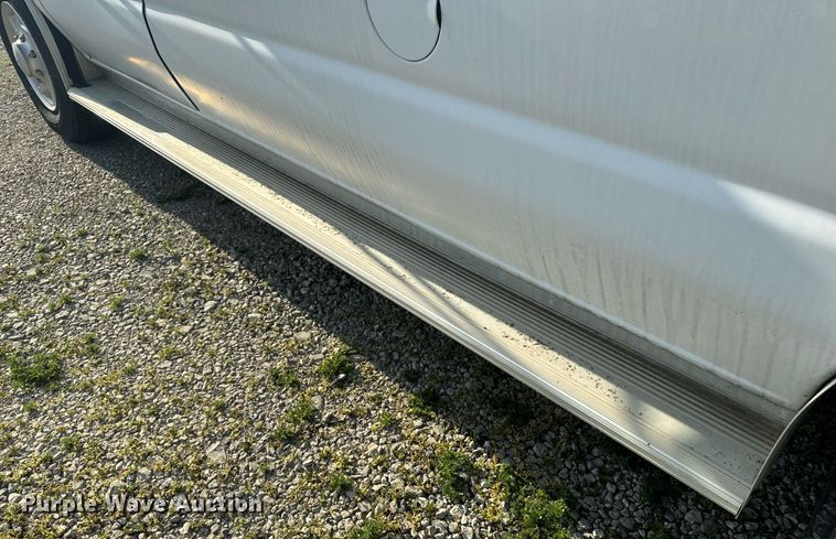 image for item EH6676 1997 Ford E350 ambulance