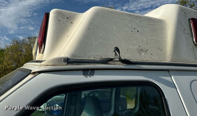 image for item EH6676 1997 Ford E350 ambulance