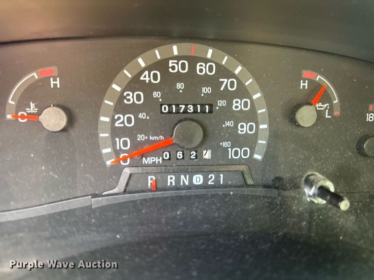 image for item EH6676 1997 Ford E350 ambulance