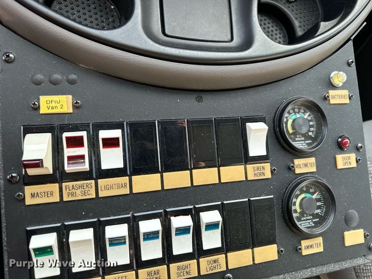 image for item EH6676 1997 Ford E350 ambulance