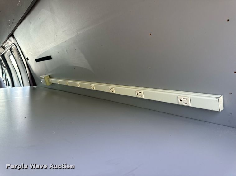 image for item EH6676 1997 Ford E350 ambulance