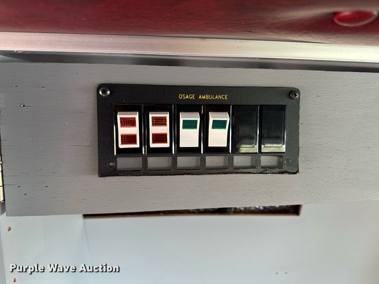 image for item EH6676 1997 Ford E350 ambulance