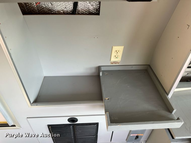 image for item EH6676 1997 Ford E350 ambulance