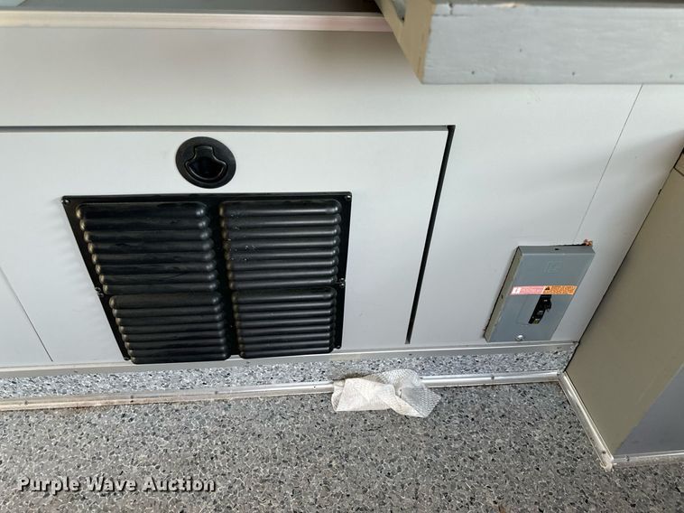 image for item EH6676 1997 Ford E350 ambulance