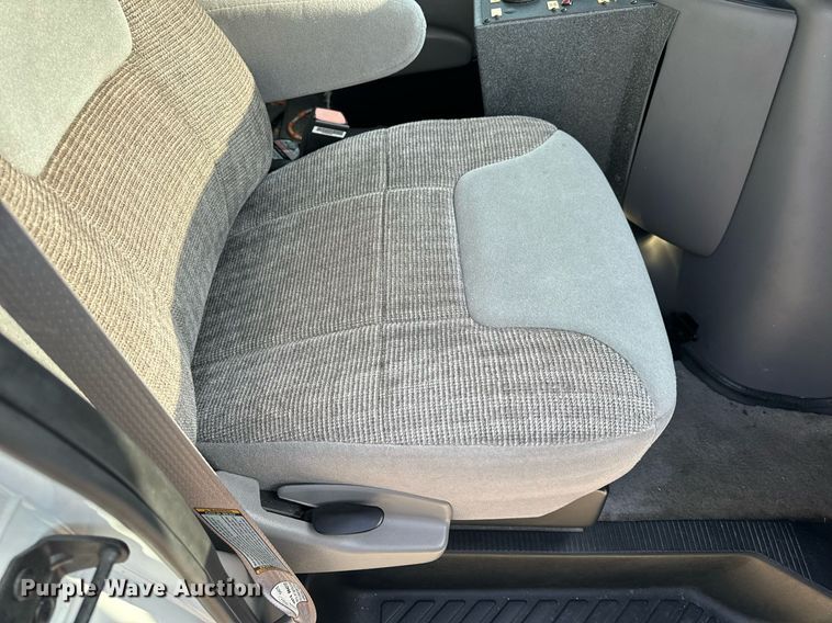 image for item EH6676 1997 Ford E350 ambulance