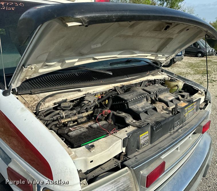 image for item EH6676 1997 Ford E350 ambulance