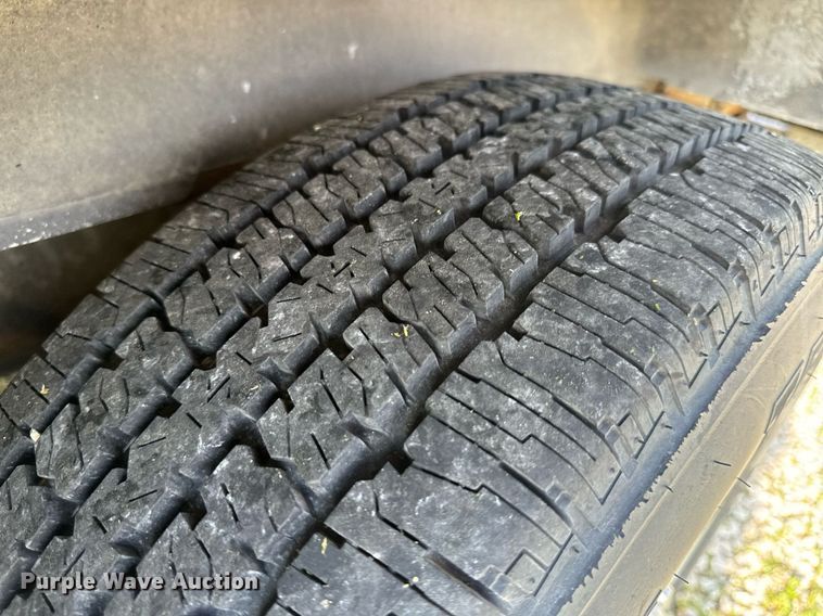 image for item EH6676 1997 Ford E350 ambulance