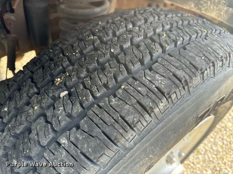 image for item EH6676 1997 Ford E350 ambulance