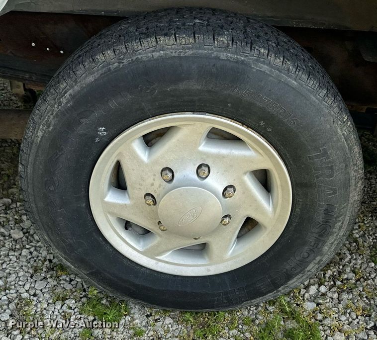 image for item EH6676 1997 Ford E350 ambulance