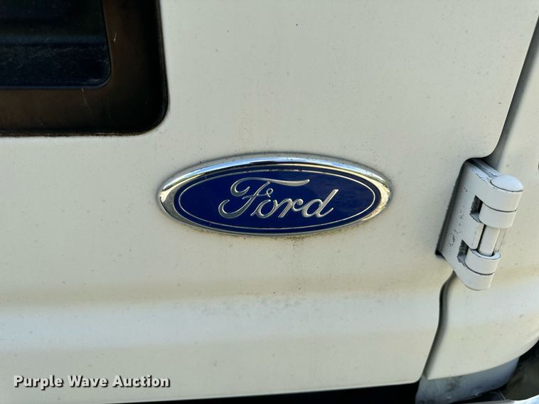 image for item EH6676 1997 Ford E350 ambulance