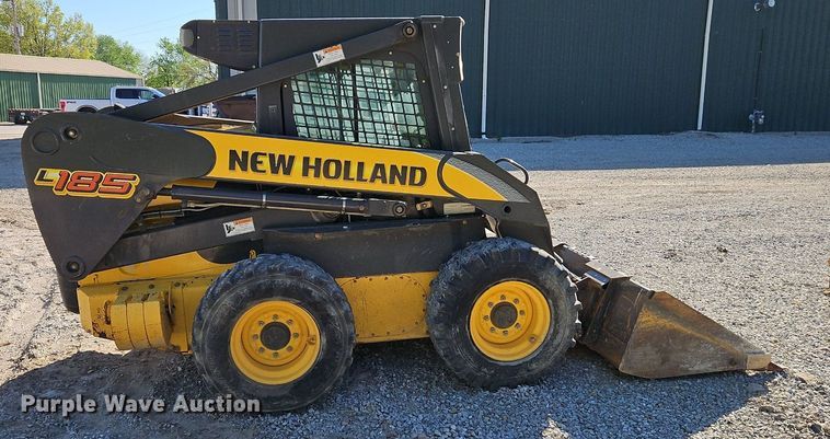 image for item EI3725 2008 New Holland L185 skid steer loader