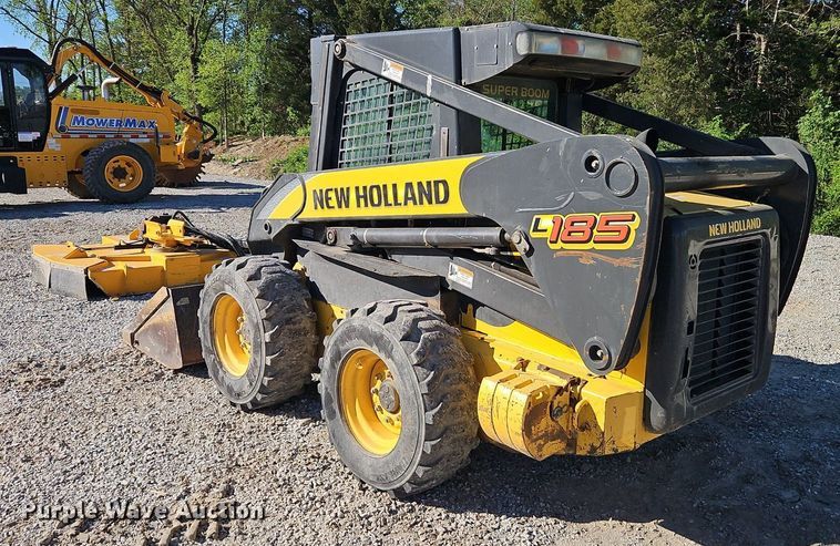 image for item EI3725 2008 New Holland L185 skid steer loader