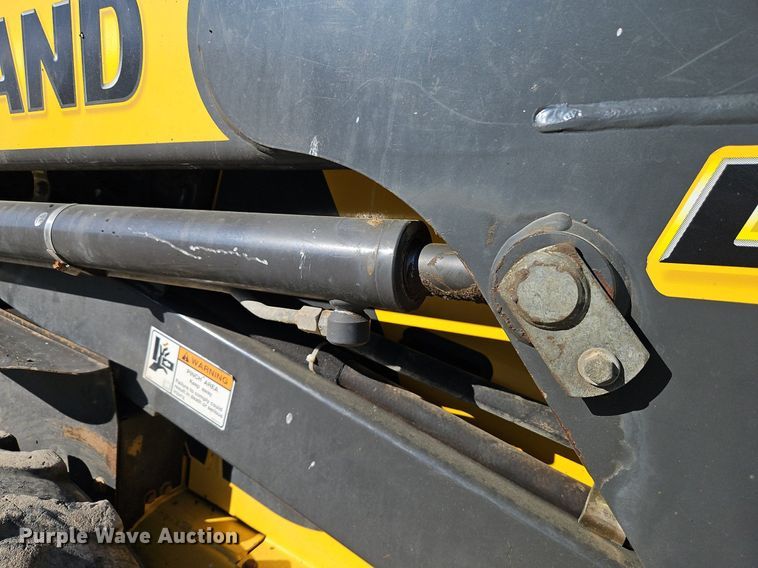 image for item EI3725 2008 New Holland L185 skid steer loader