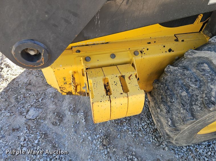 image for item EI3725 2008 New Holland L185 skid steer loader