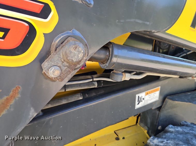 image for item EI3725 2008 New Holland L185 skid steer loader