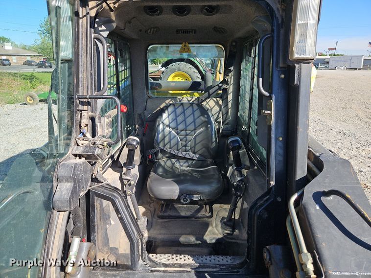 image for item EI3725 2008 New Holland L185 skid steer loader