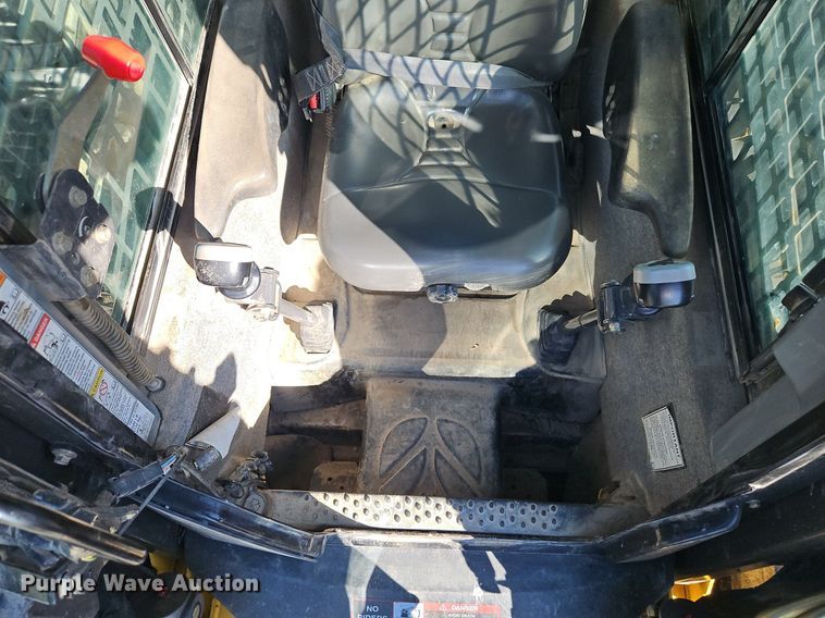 image for item EI3725 2008 New Holland L185 skid steer loader