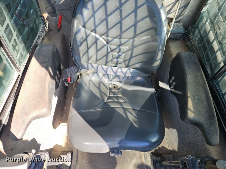 image for item EI3725 2008 New Holland L185 skid steer loader