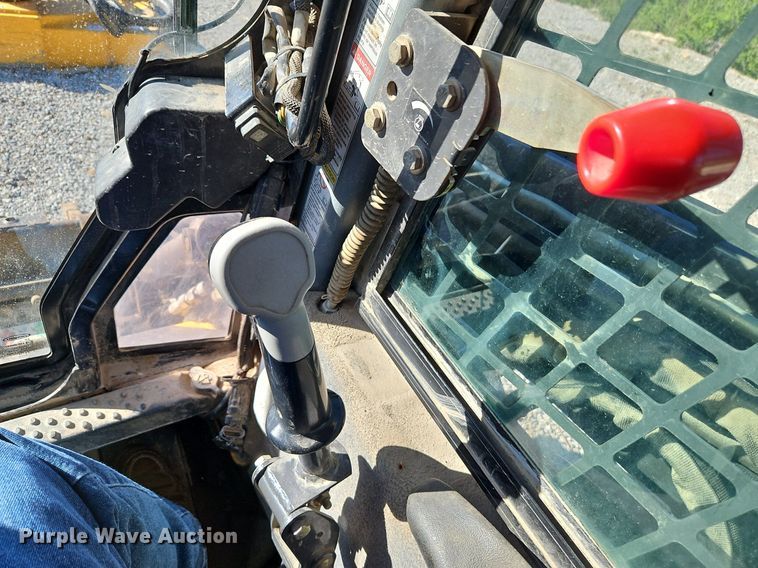 image for item EI3725 2008 New Holland L185 skid steer loader