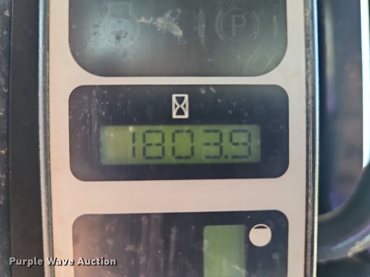 image for item EI3725 2008 New Holland L185 skid steer loader