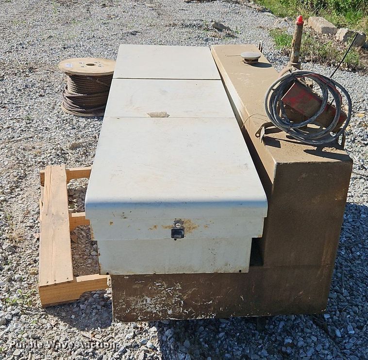 image for item EI3726 Delta 480000 fuel tank