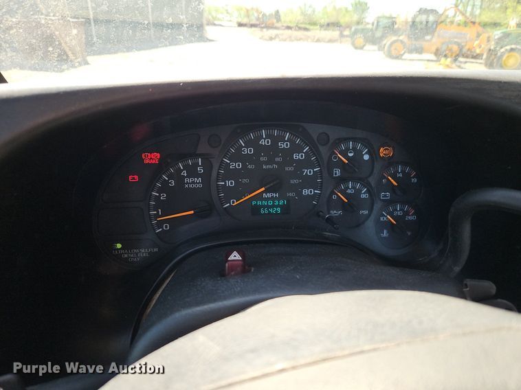 image for item EI3728 2008 Chevrolet C4500 flatbed truck