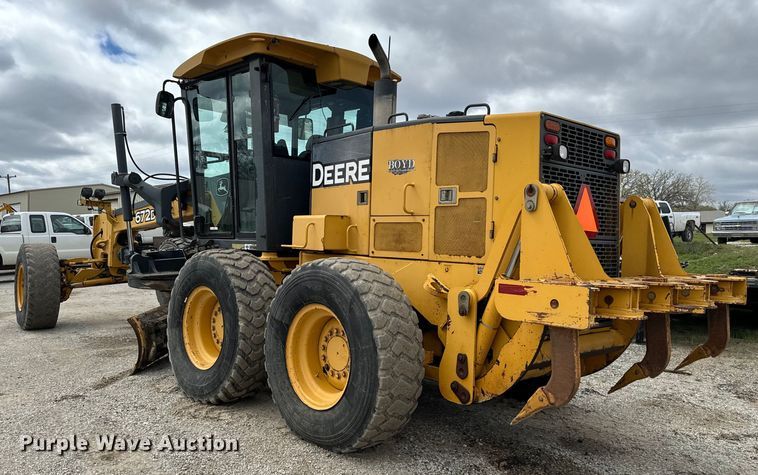 image for item EJ0399 2005 John Deere 672D motor grader