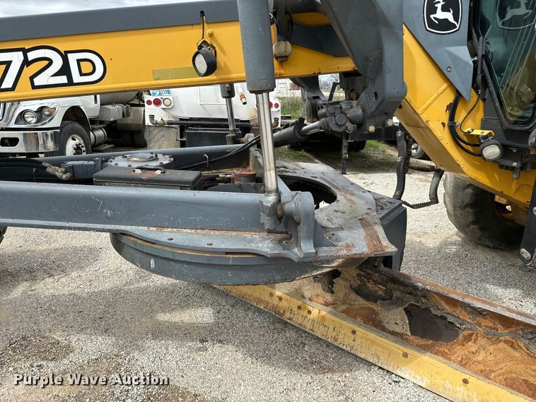 image for item EJ0399 2005 John Deere 672D motor grader