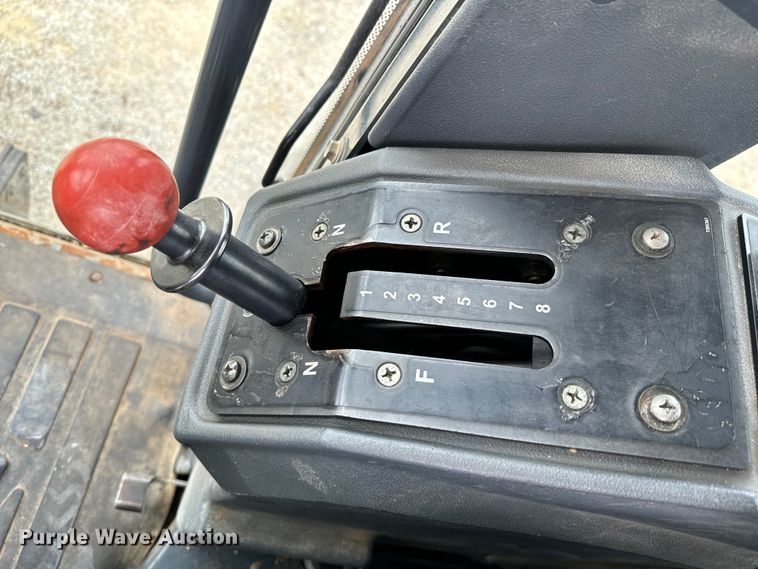 image for item EJ0399 2005 John Deere 672D motor grader