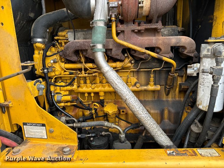 image for item EJ0399 2005 John Deere 672D motor grader