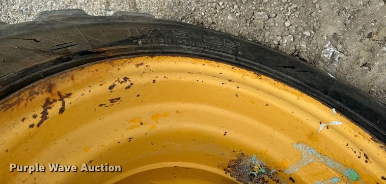 image for item EJ0399 2005 John Deere 672D motor grader