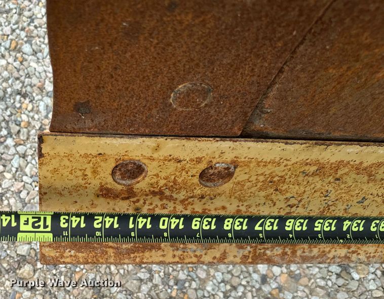 image for item EJ0399 2005 John Deere 672D motor grader