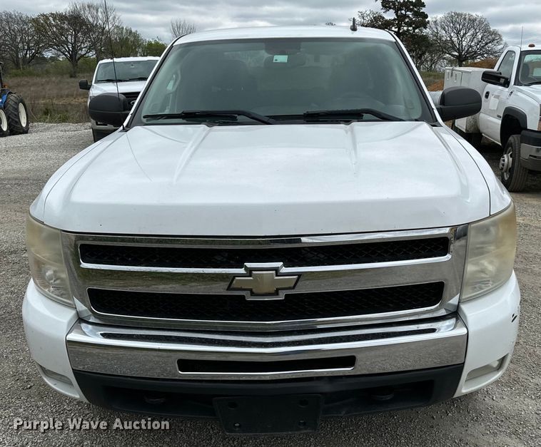 image for item EJ0401 2010 Chevrolet  Silverado 1500 Ext. Cab pickup truck