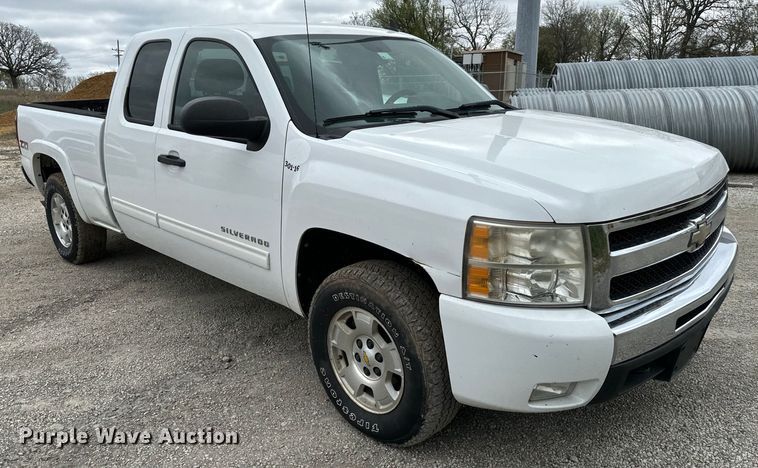 image for item EJ0401 2010 Chevrolet  Silverado 1500 Ext. Cab pickup truck