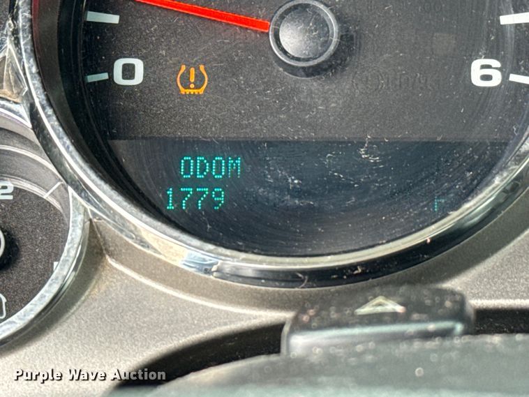 image for item EJ0401 2010 Chevrolet  Silverado 1500 Ext. Cab pickup truck