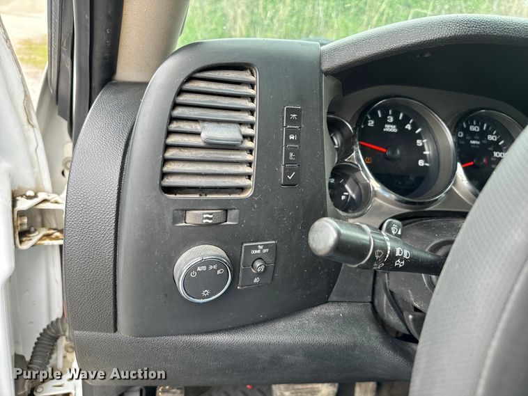 image for item EJ0401 2010 Chevrolet  Silverado 1500 Ext. Cab pickup truck