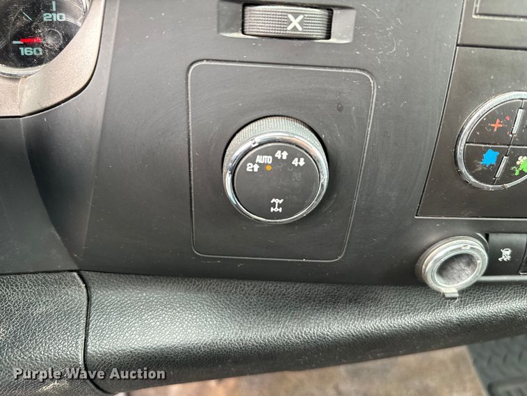 image for item EJ0401 2010 Chevrolet  Silverado 1500 Ext. Cab pickup truck