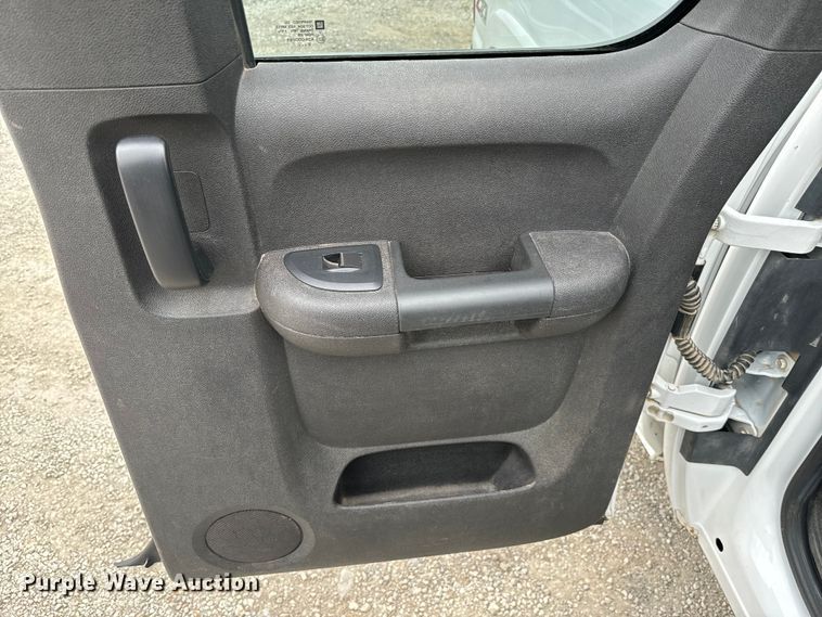 image for item EJ0401 2010 Chevrolet  Silverado 1500 Ext. Cab pickup truck