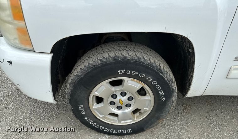 image for item EJ0401 2010 Chevrolet  Silverado 1500 Ext. Cab pickup truck