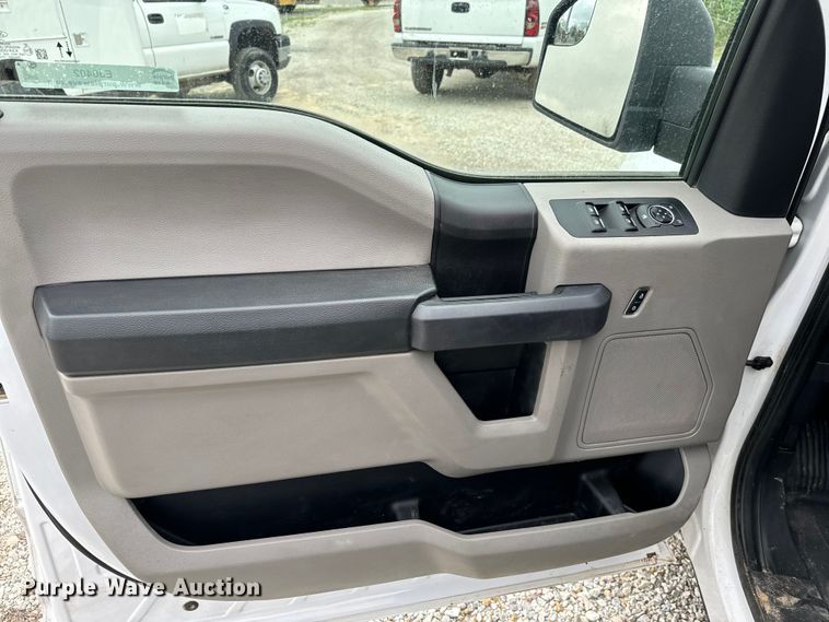 image for item EJ0402 2020 Ford  F150 SuperCrew pickup truck