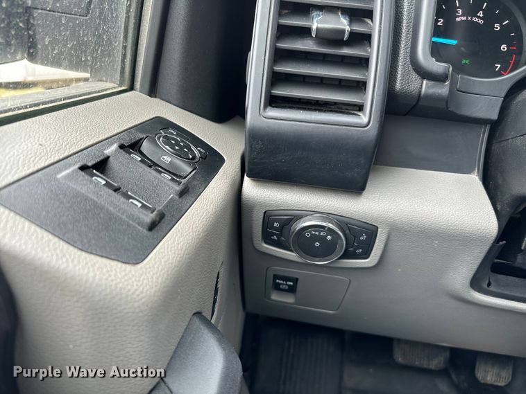 image for item EJ0402 2020 Ford  F150 SuperCrew pickup truck