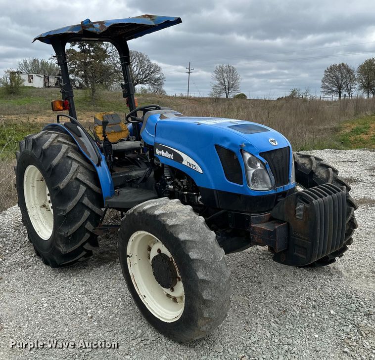 image for item EJ0403 2006 New Holland TN75A MFWD tractor