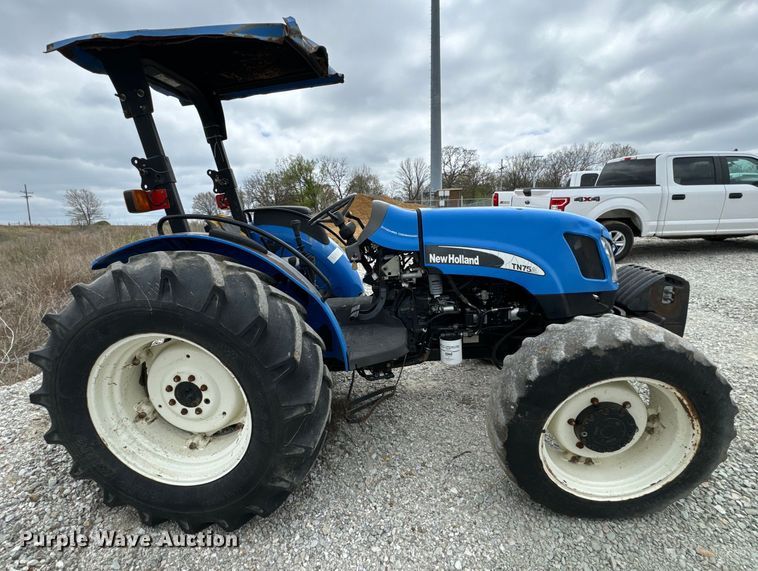 image for item EJ0403 2006 New Holland TN75A MFWD tractor