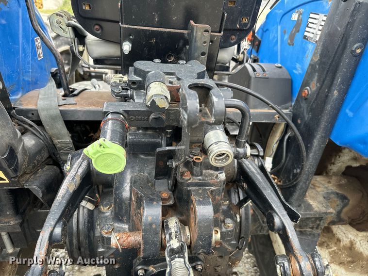 image for item EJ0403 2006 New Holland TN75A MFWD tractor