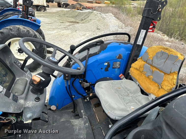 image for item EJ0403 2006 New Holland TN75A MFWD tractor